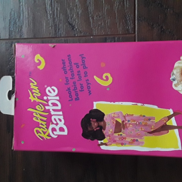 1994 Ruffle Fun Barbie - Picture 3 of 6